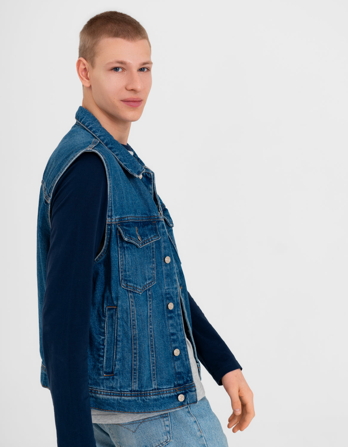 Denim half sleeve jacket