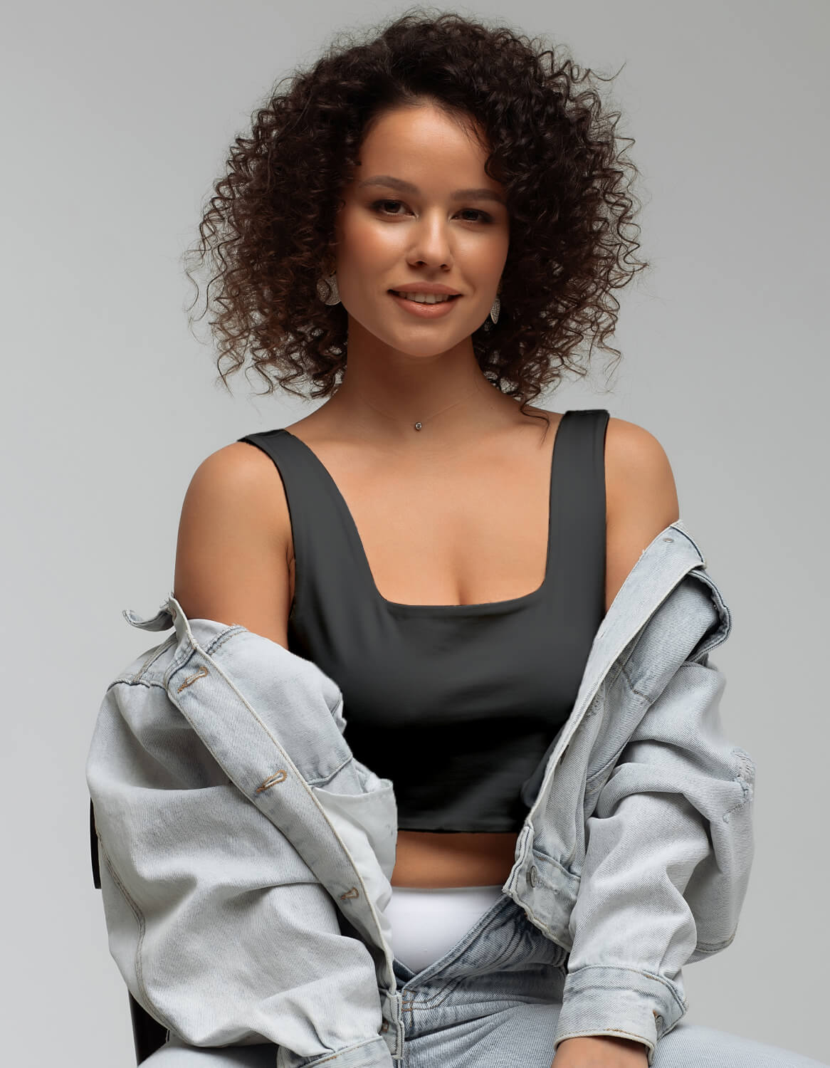 Short white sleeve less sando