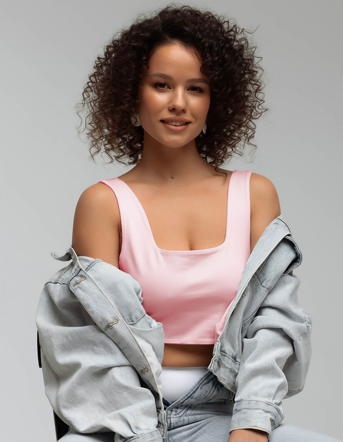 Short white sleeve less sando