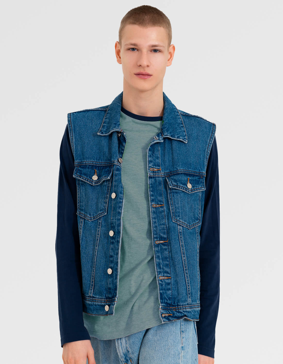 Denim half sleeve jacket