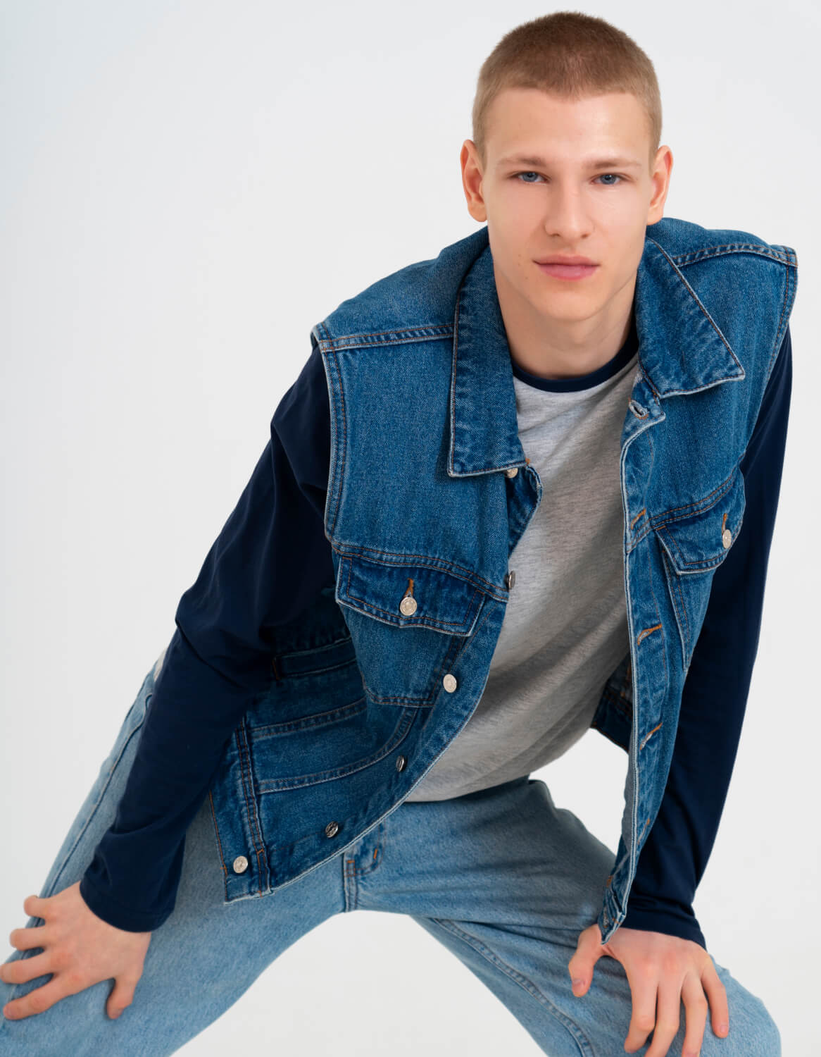 Denim half sleeve jacket