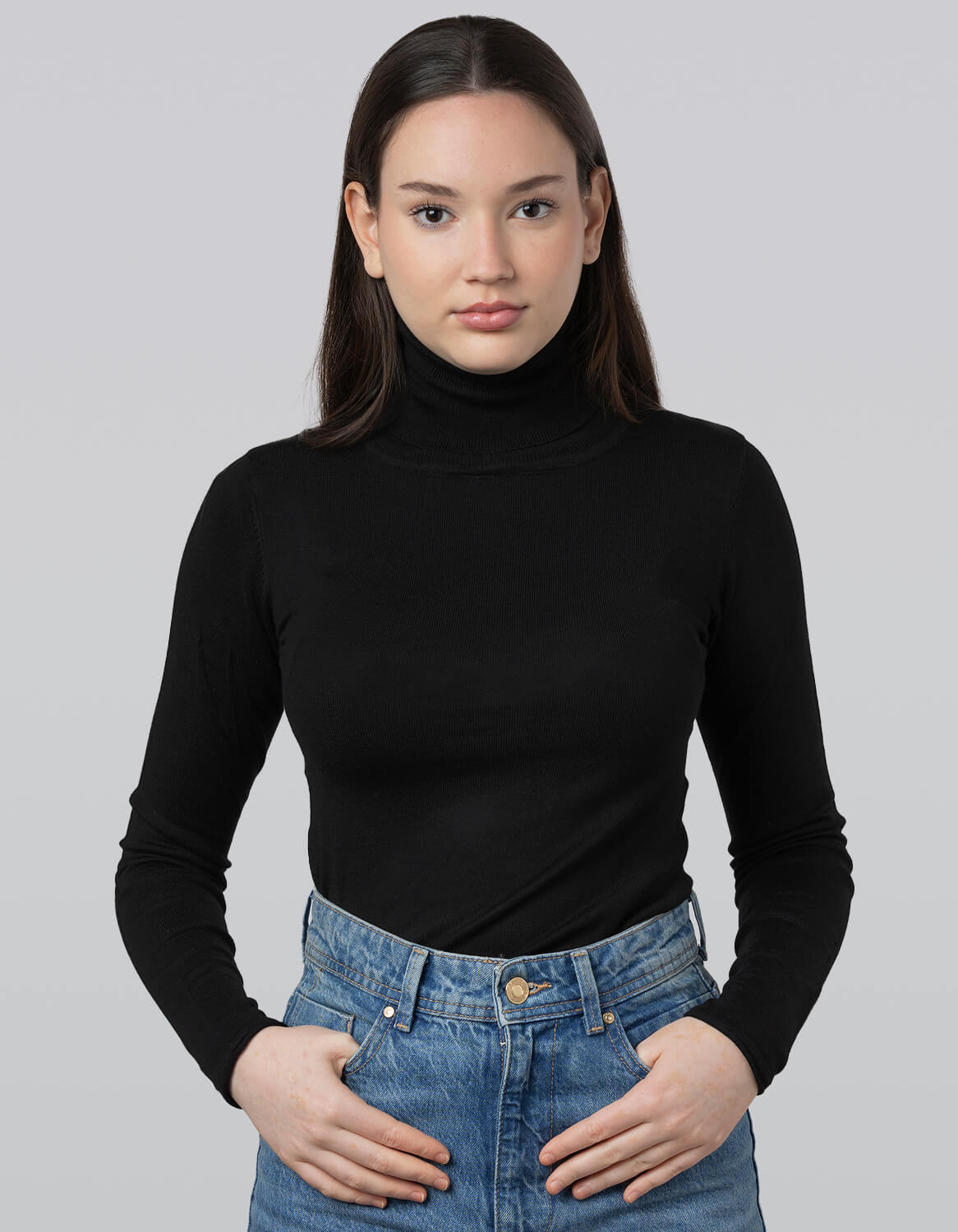 Black high-neck
