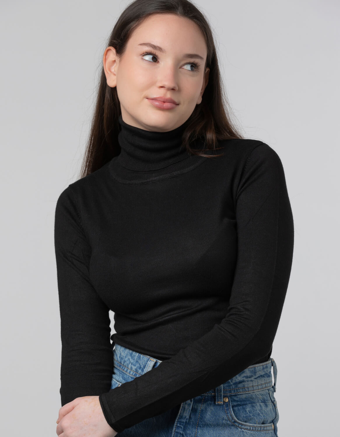 Black high-neck